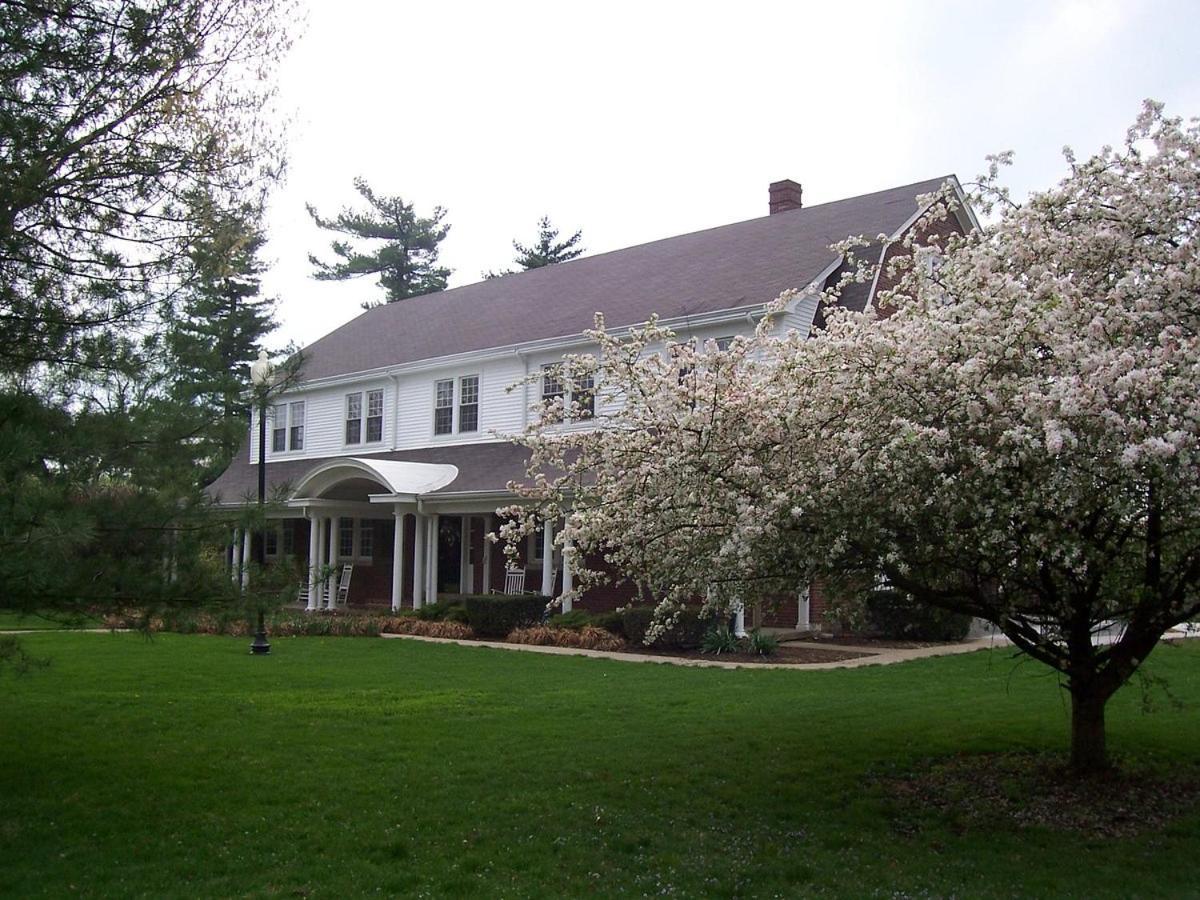 Versailles The Woodford Inn المظهر الخارجي الصورة