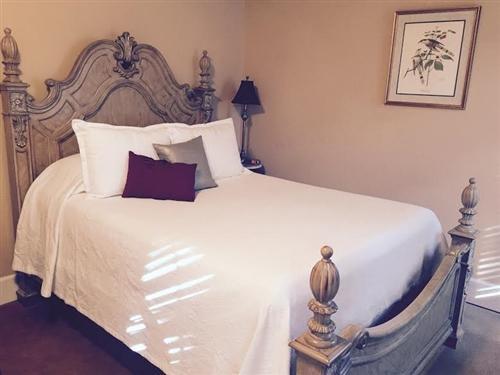 Versailles The Woodford Inn المظهر الخارجي الصورة