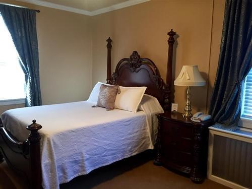 Versailles The Woodford Inn المظهر الخارجي الصورة